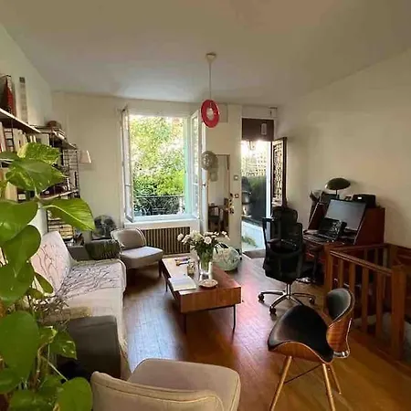 Full Equiped House With Garden 펜션 파리