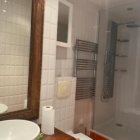 Full Equiped House With Garden بيت للعطل *